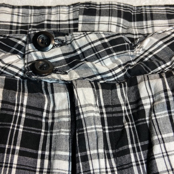 Zoey & Beth Plus Capris - Picture 5 of 7